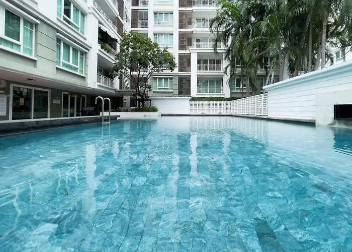 Modern Near Iconsiam L Steps To Bts Krung Thon Buri L Ultra Fast Wifi Holiday home *