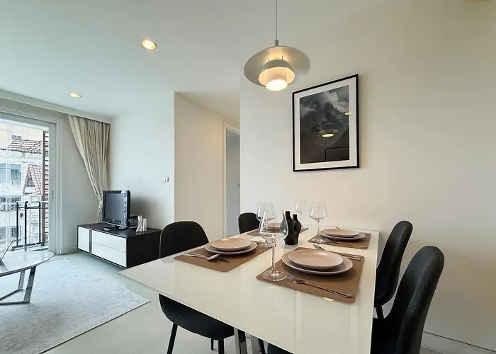 Holiday home Modern Near Iconsiam L Steps To Bts Krung Thon Buri L Ultra Fast Wifi *