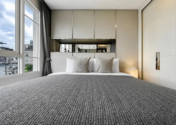 度假居 Modern Near Iconsiam L Steps To Bts Krung Thon Buri L Ultra Fast Wifi