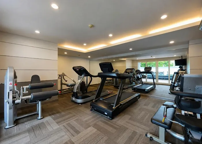 Modern Near Iconsiam L Steps To Bts Krung Thon Buri L Ultra Fast Wifi Bangkok