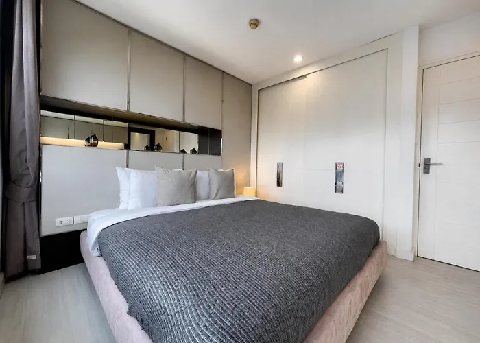 度假居 Modern Near Iconsiam L Steps To Bts Krung Thon Buri L Ultra Fast Wifi *