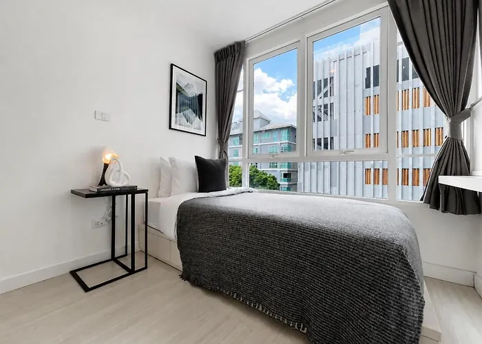 Modern Near Iconsiam L Steps To Bts Krung Thon Buri L Ultra Fast Wifi Сasa de vacaciones Bangkok