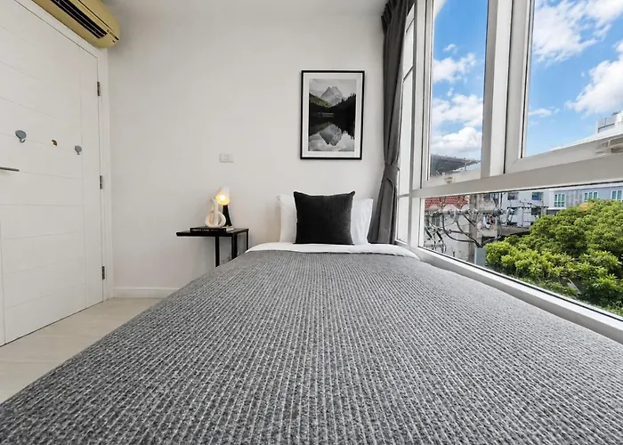 Modern Near Iconsiam L Steps To Bts Krung Thon Buri L Ultra Fast Wifi 度假居 *