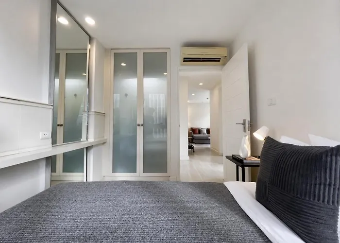 Modern Near Iconsiam L Steps To Bts Krung Thon Buri L Ultra Fast Wifi Сasa de vacaciones *